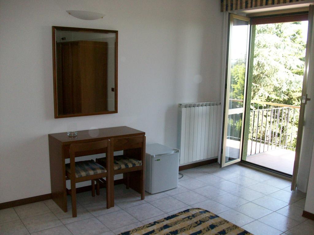 Santorotto Di Fabio Terrosi Hotel 3*