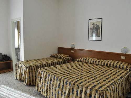 Hotel Santorotto Di Fabio Terrosi 3*